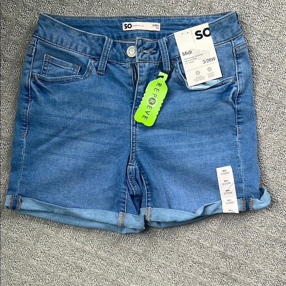 NWT SO Juniors Size 3/26W 4” Light Blue MIDI Stretch Denim Jean Shorts